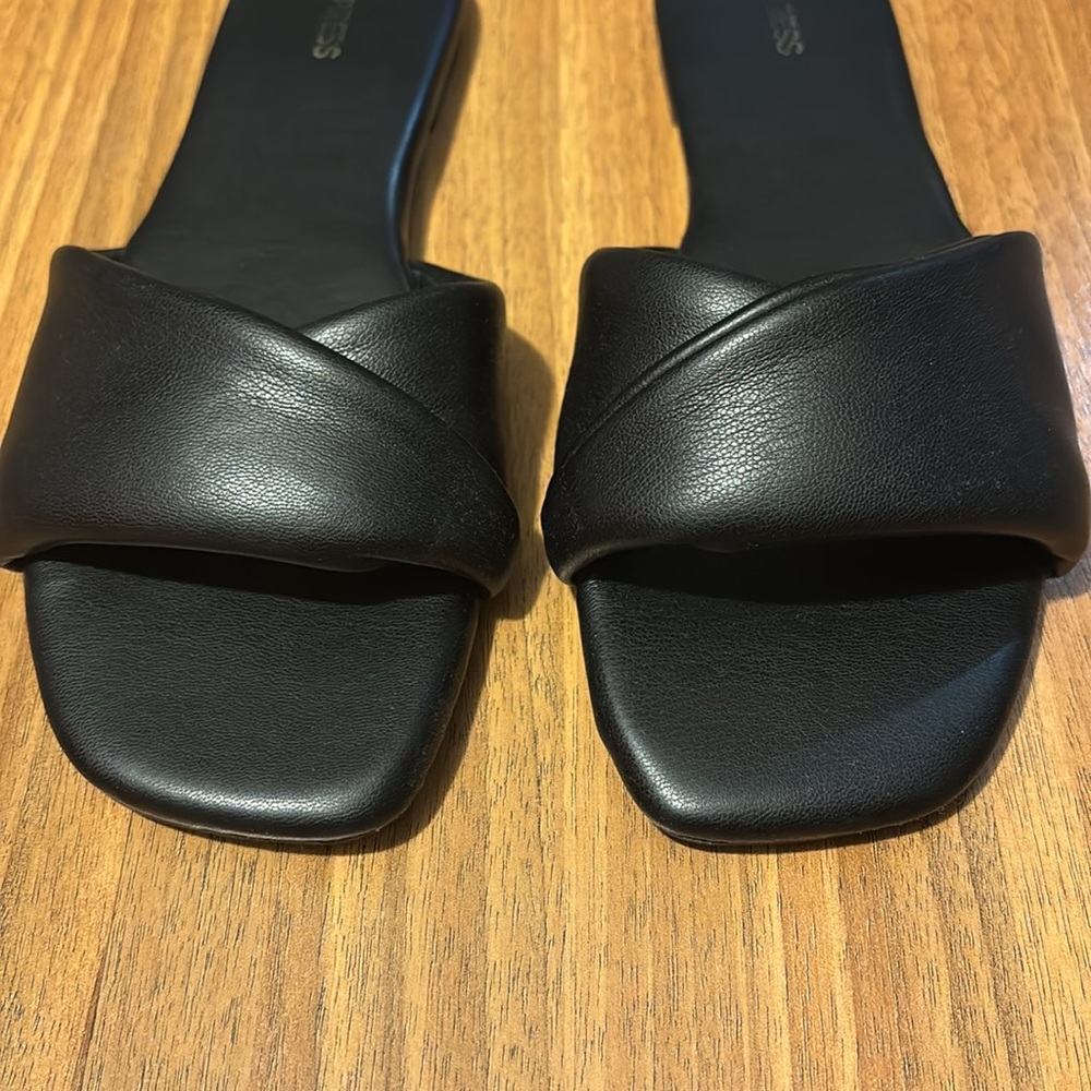 Express Black Sandals - Picture 4 of 4